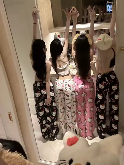 Hello Kitty Spodnie – Słodkie i Wygodne 🌸